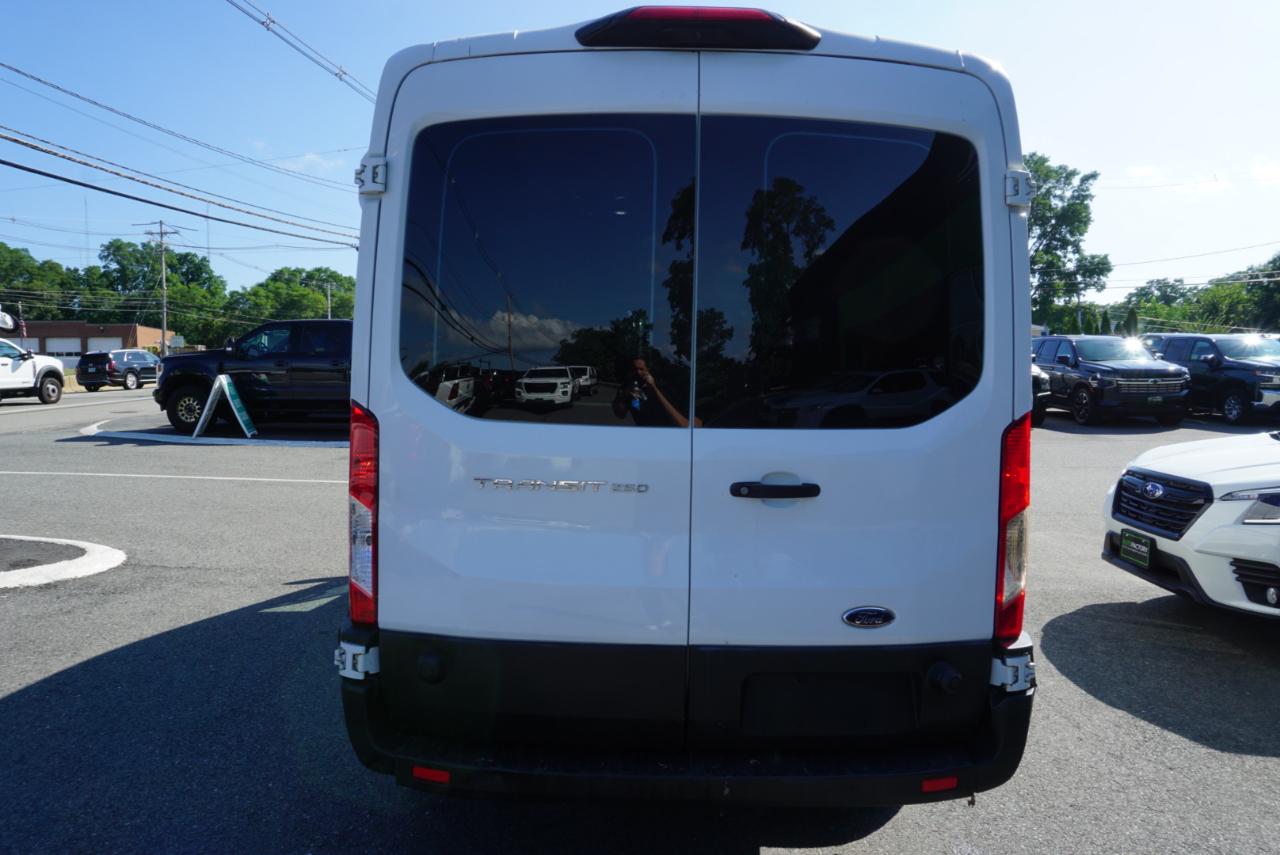 Ford Transit Cargo Van T-250 130" Med Rf 9070 GVWR RWD 2020