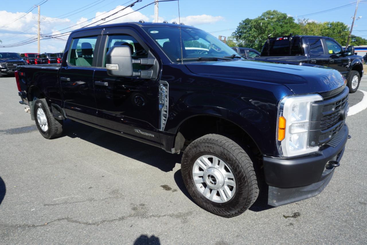 Ford Super Duty F-350 SRW  2023