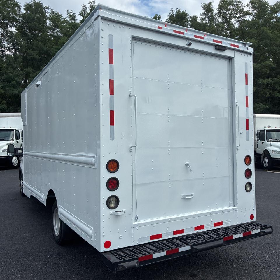 Ford Transit Cutaway T-350 RWD DRW 138" WB 9950 GVWR 2021
