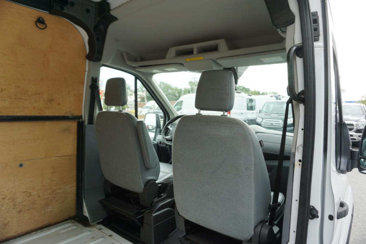 Ford Transit Van T-250 148" Med Rf 9000 GVWR Sliding RH Dr 2019