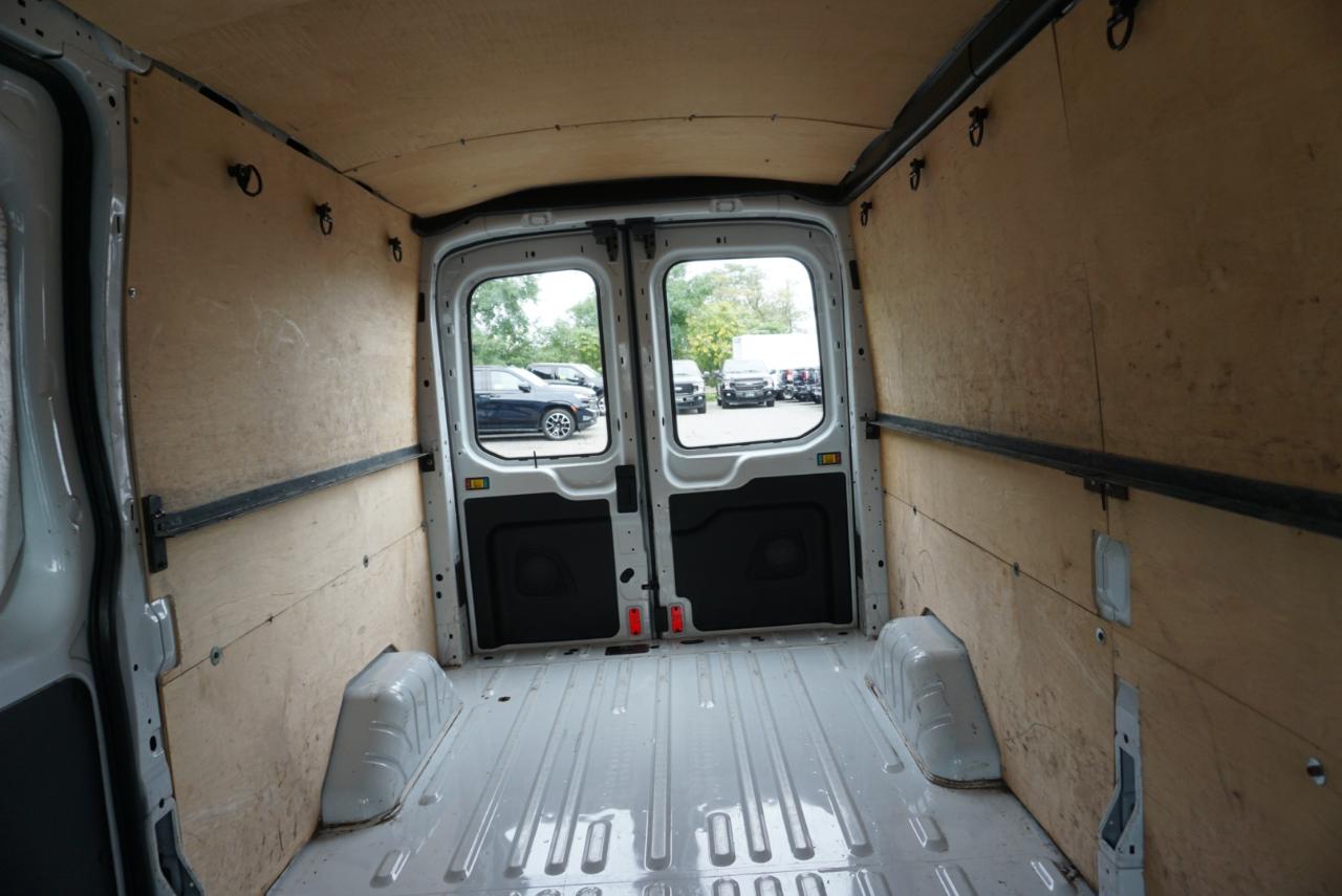 Ford Transit Van T-250 148" Med Rf 9000 GVWR Sliding RH Dr 2019