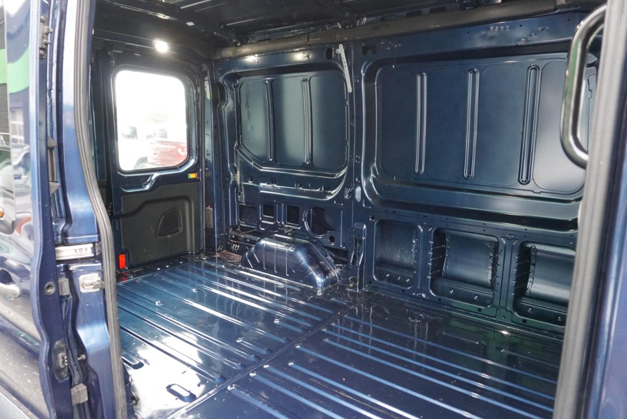 Ford Transit Van T-150 130" Med Rf 8600 GVWR Sliding RH Dr 2018