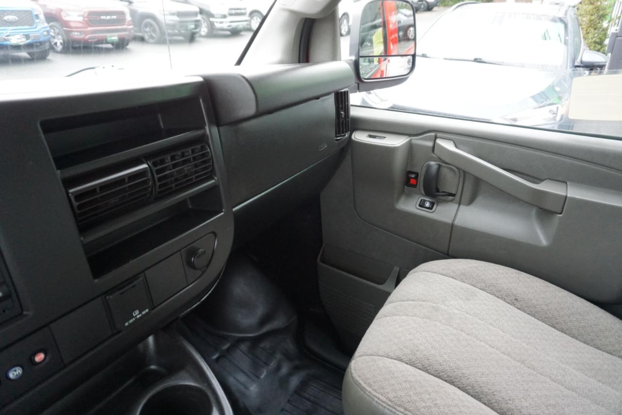Chevrolet Express Cargo Van RWD 2500 135" 2020