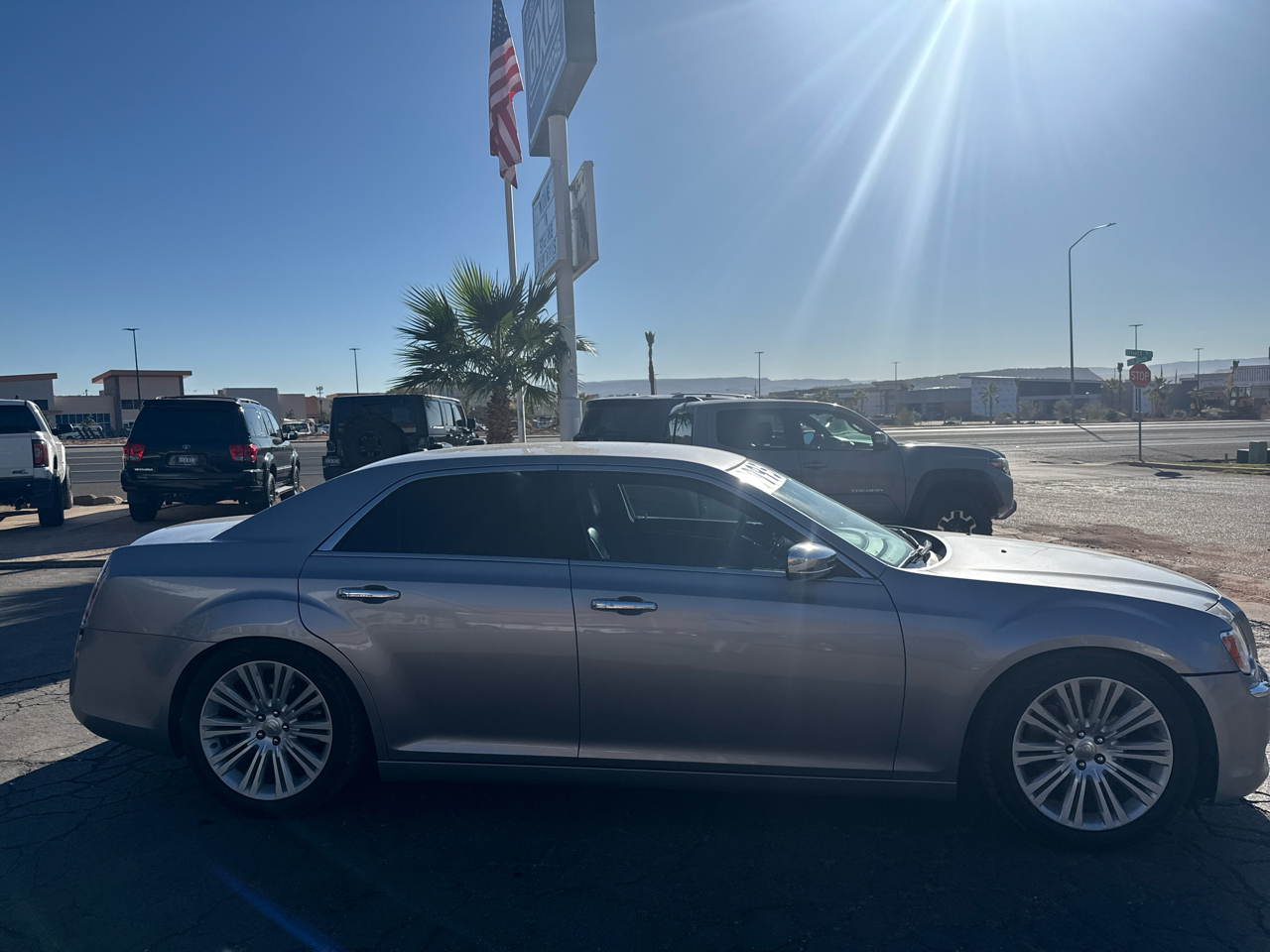2013 Chrysler 300 C photo 2