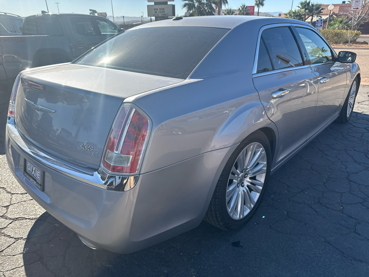 2013 Chrysler 300 C photo 3