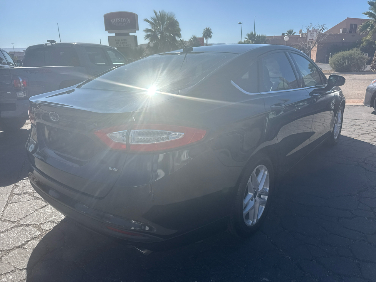 2014 Ford Fusion SE photo 3