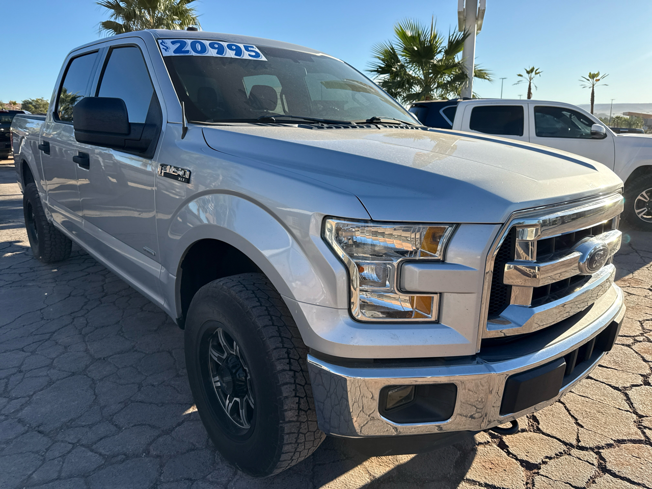 2016 Ford F-150 4WD SuperCrew 139" XLT