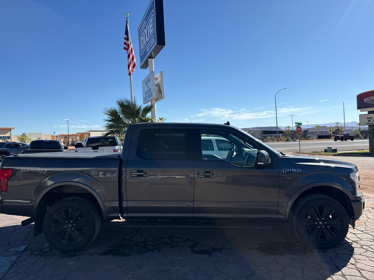 Ford F-150 Lariat 4WD SuperCrew 5.5' Box 2019 Ford F-150 Lariat 4WD SuperCrew 5.5' Box 2019