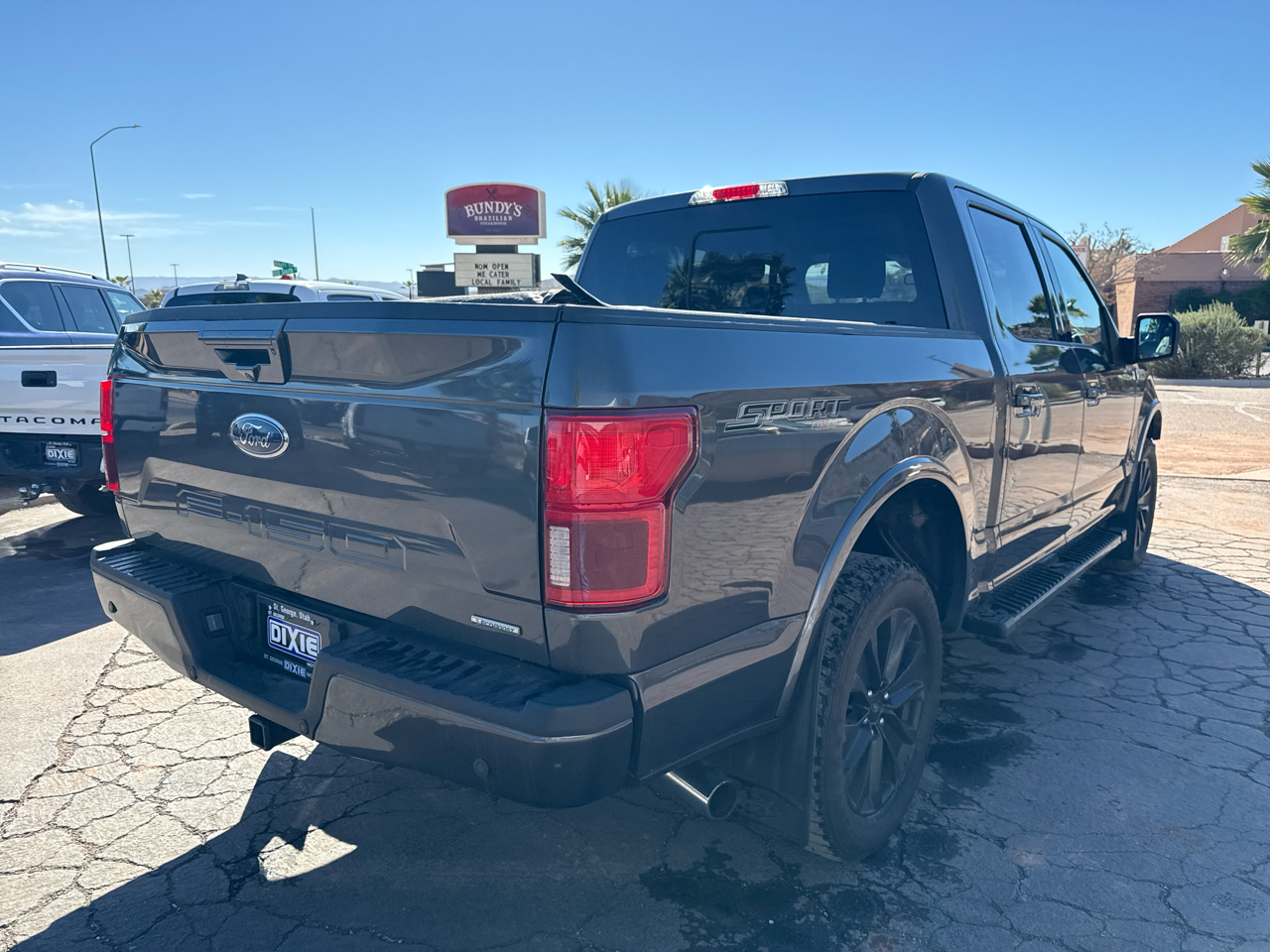 Ford F-150 Lariat 4WD SuperCrew 5.5' Box 2019 Ford F-150 Lariat 4WD SuperCrew 5.5' Box 2019