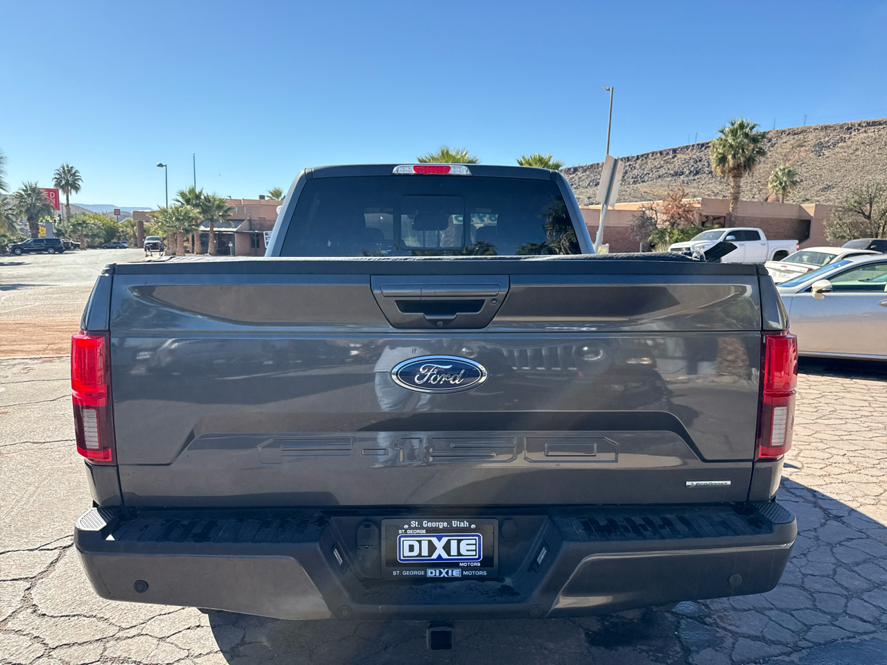 Ford F-150 Lariat 4WD SuperCrew 5.5' Box 2019 Ford F-150 Lariat 4WD SuperCrew 5.5' Box 2019