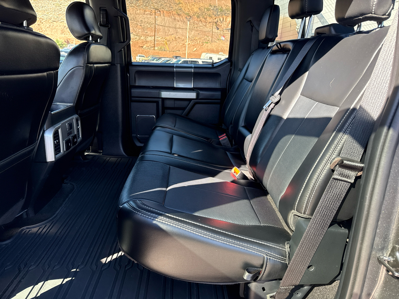Ford F-150 Lariat 4WD SuperCrew 5.5' Box 2019 Ford F-150 Lariat 4WD SuperCrew 5.5' Box 2019