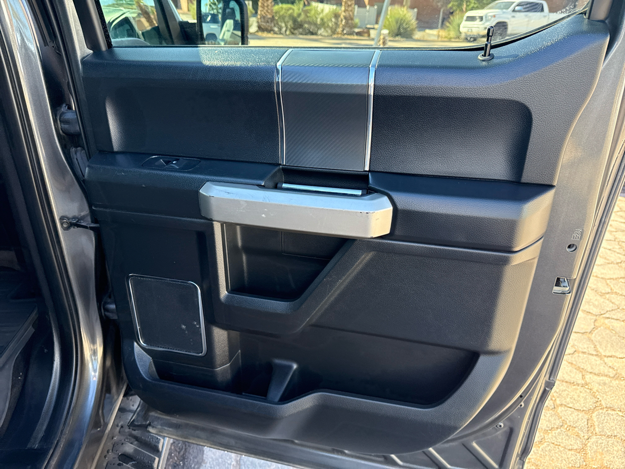 Ford F-150 Lariat 4WD SuperCrew 5.5' Box 2019 Ford F-150 Lariat 4WD SuperCrew 5.5' Box 2019