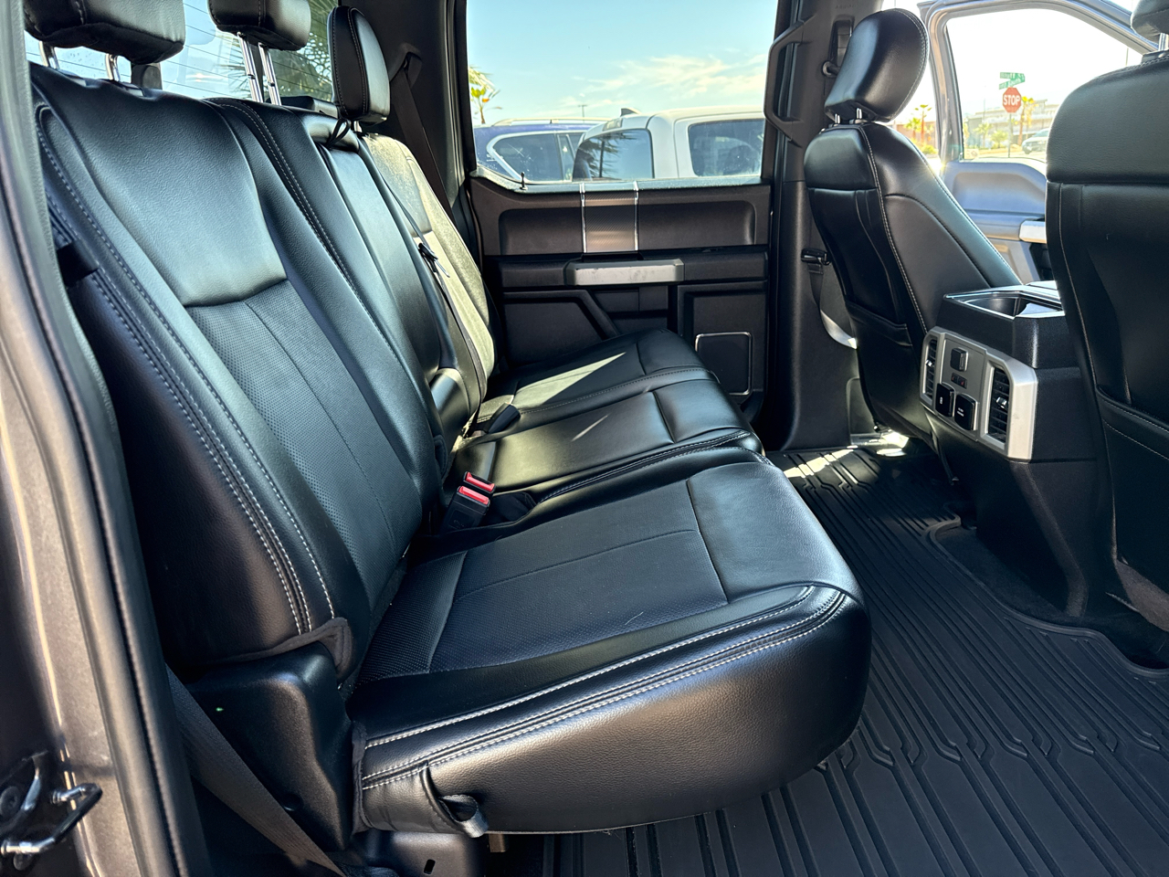 Ford F-150 Lariat 4WD SuperCrew 5.5' Box 2019 Ford F-150 Lariat 4WD SuperCrew 5.5' Box 2019