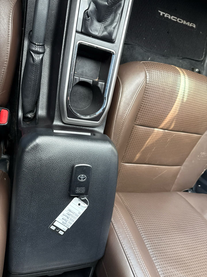 Toyota Tacoma Limited Double Cab V6 6AT 4WD 2016