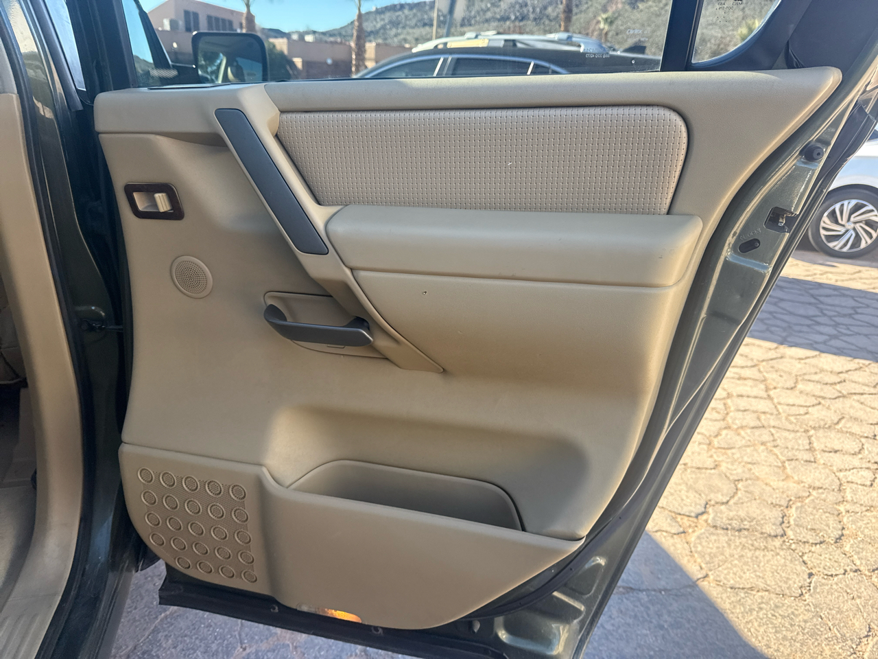 Nissan Armada SE 4WD 2005