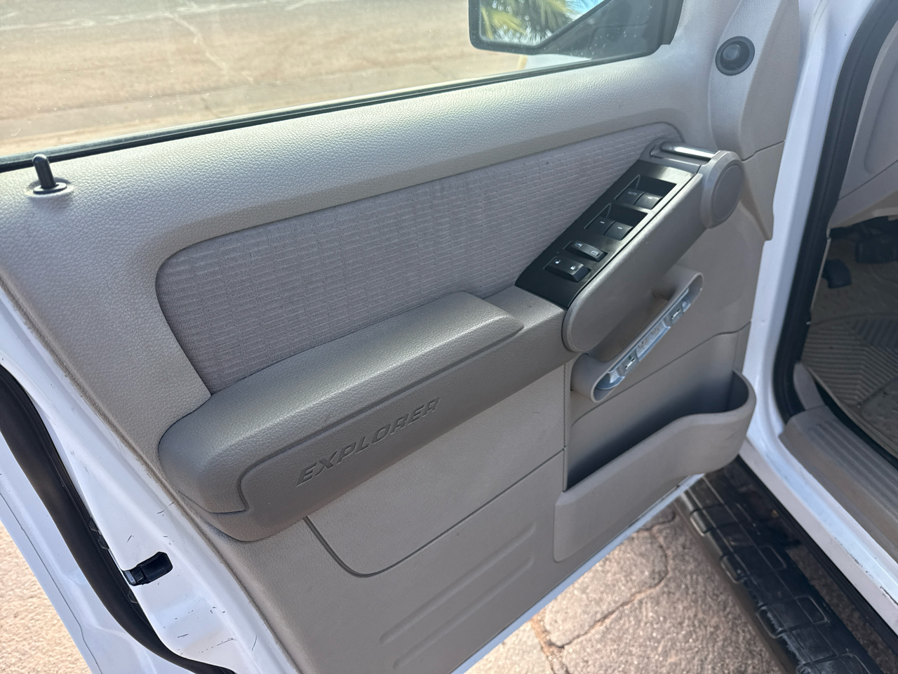 Ford Explorer Sport Trac XLT 4.0L 2WD 2007