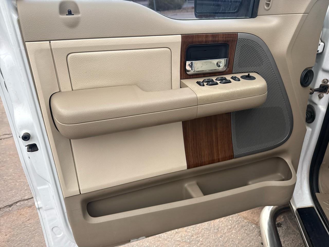 Ford F-150 Lariat SuperCrew 4WD 2004