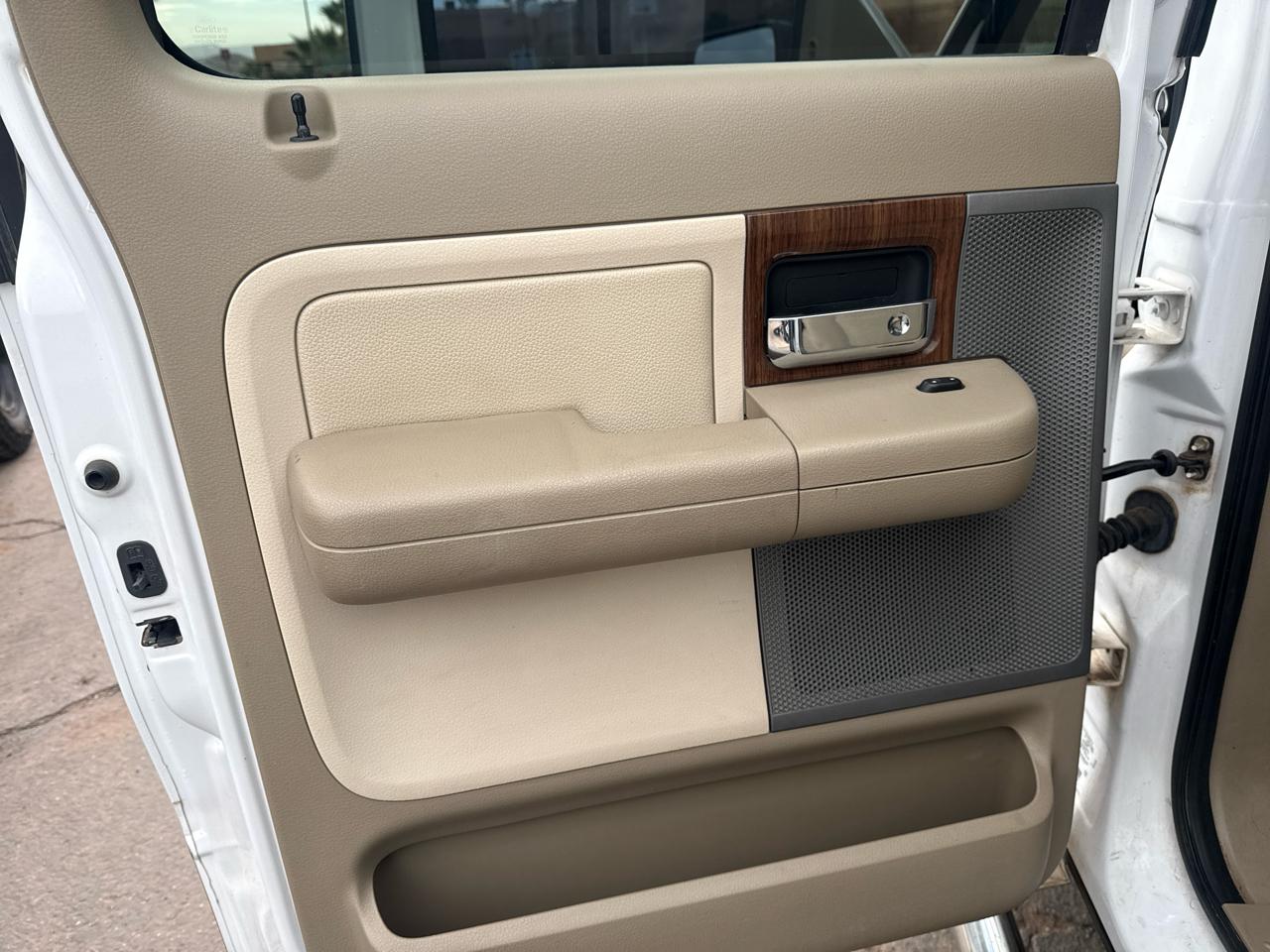 Ford F-150 Lariat SuperCrew 4WD 2004