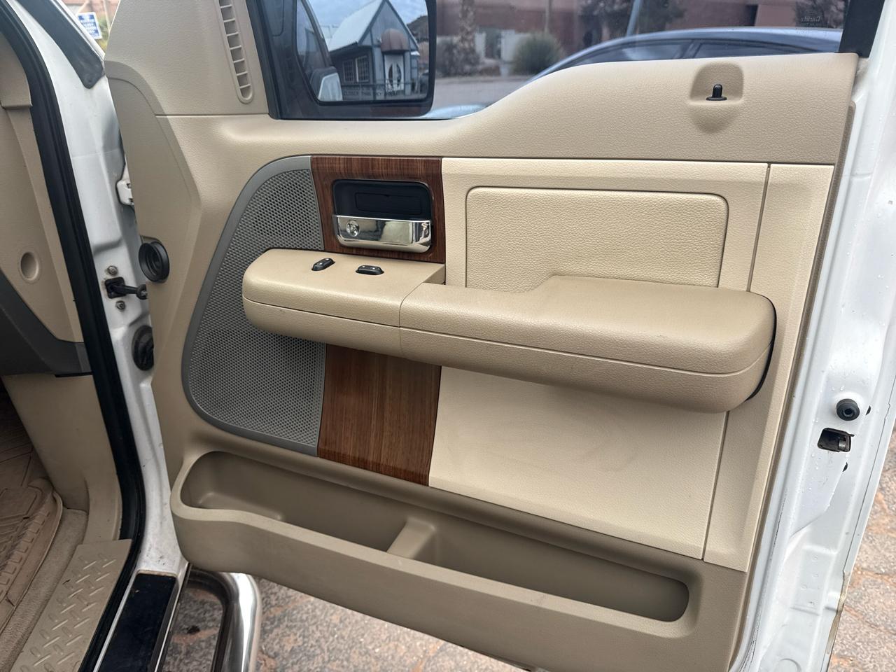 Ford F-150 Lariat SuperCrew 4WD 2004