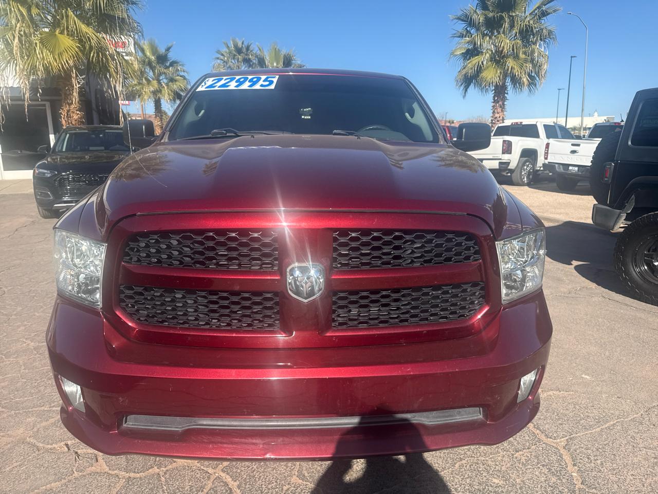 RAM 1500 4WD Crew Cab 140.5" Express 2017