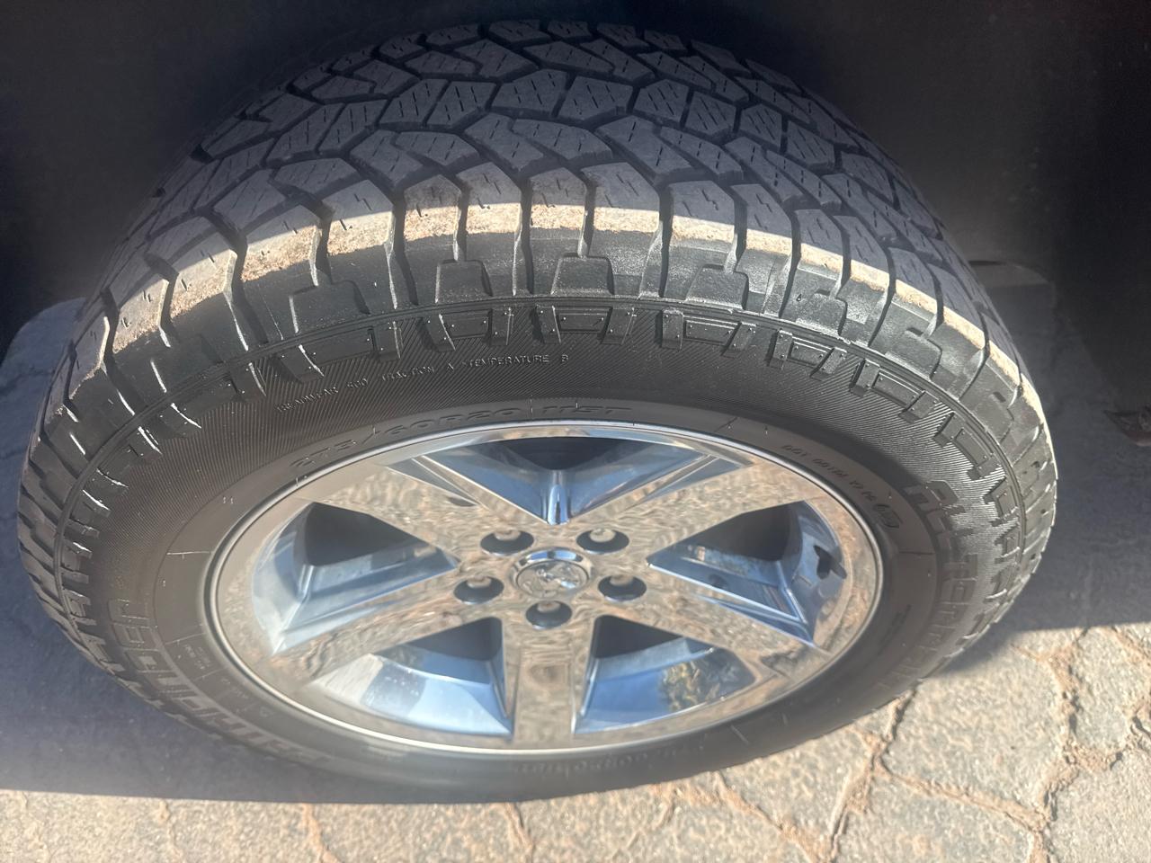 RAM 1500 4WD Crew Cab 140.5" Express 2017