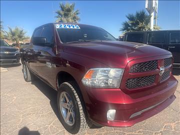 2017 RAM 1500 4WD Crew Cab 140.5" Express
