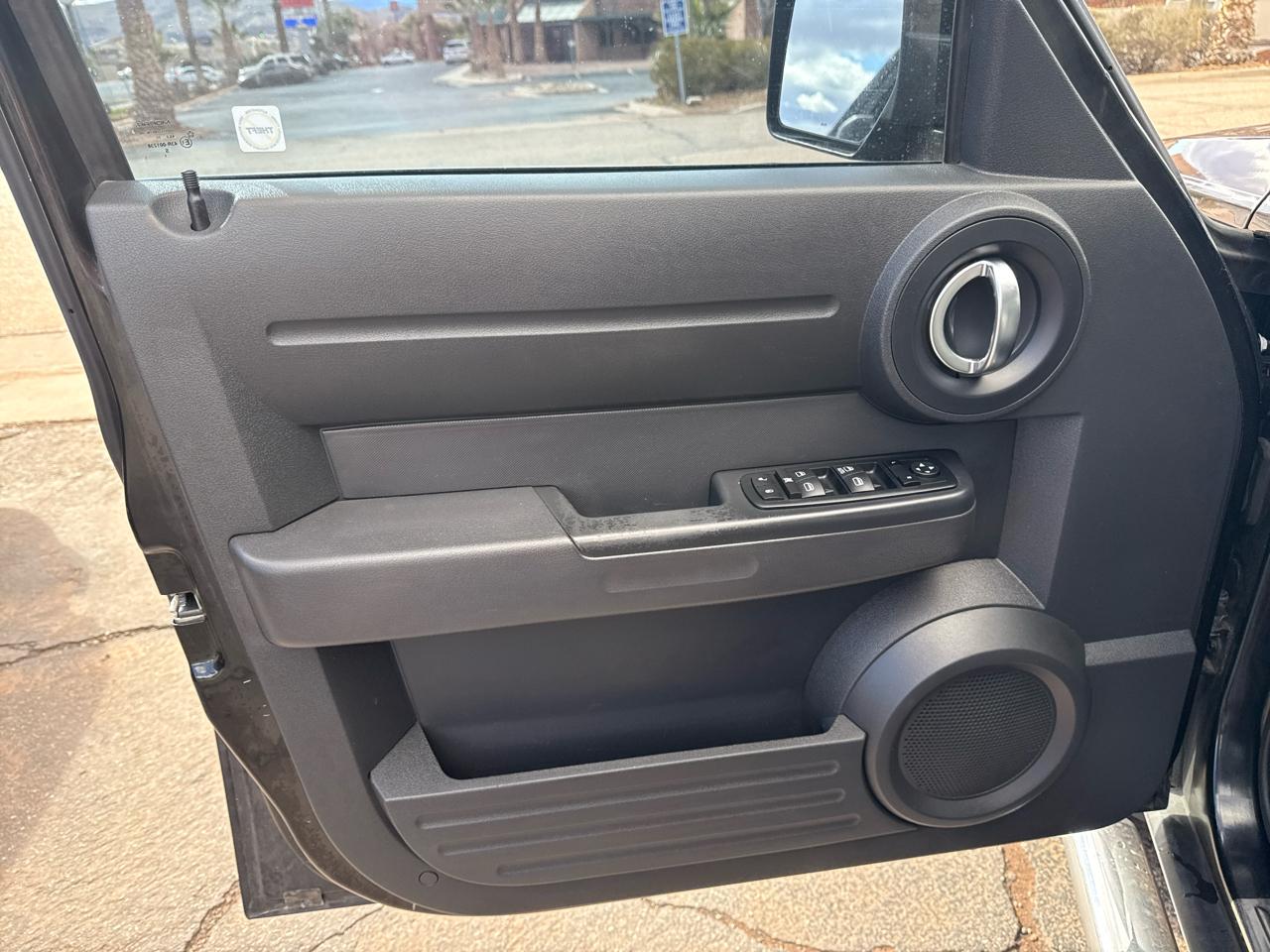 Dodge Nitro SE 2WD 2010