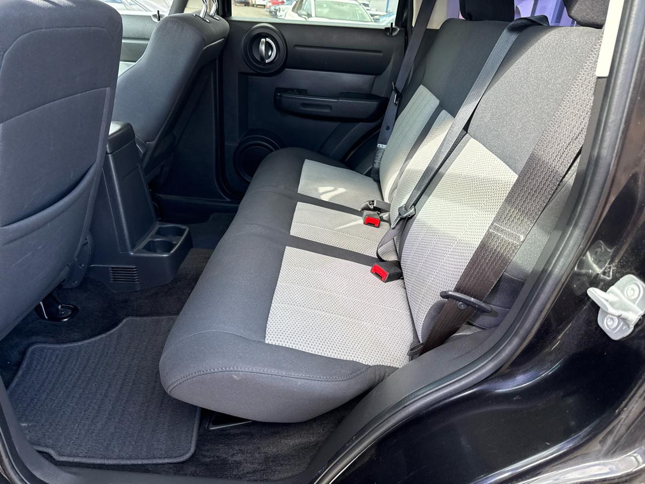 Dodge Nitro SE 2WD 2010