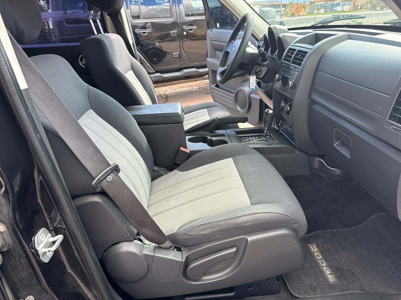 Dodge Nitro SE 2WD 2010