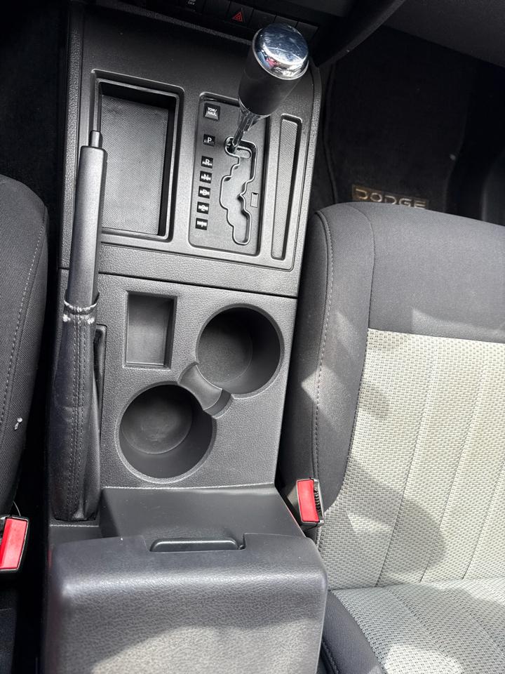 Dodge Nitro SE 2WD 2010