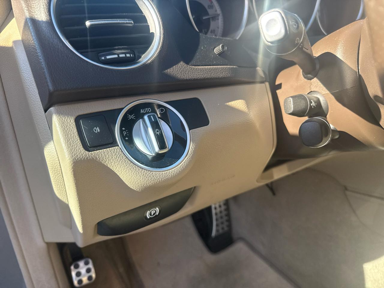 Mercedes-Benz C-Class C300 4MATIC Sport Sedan 2013