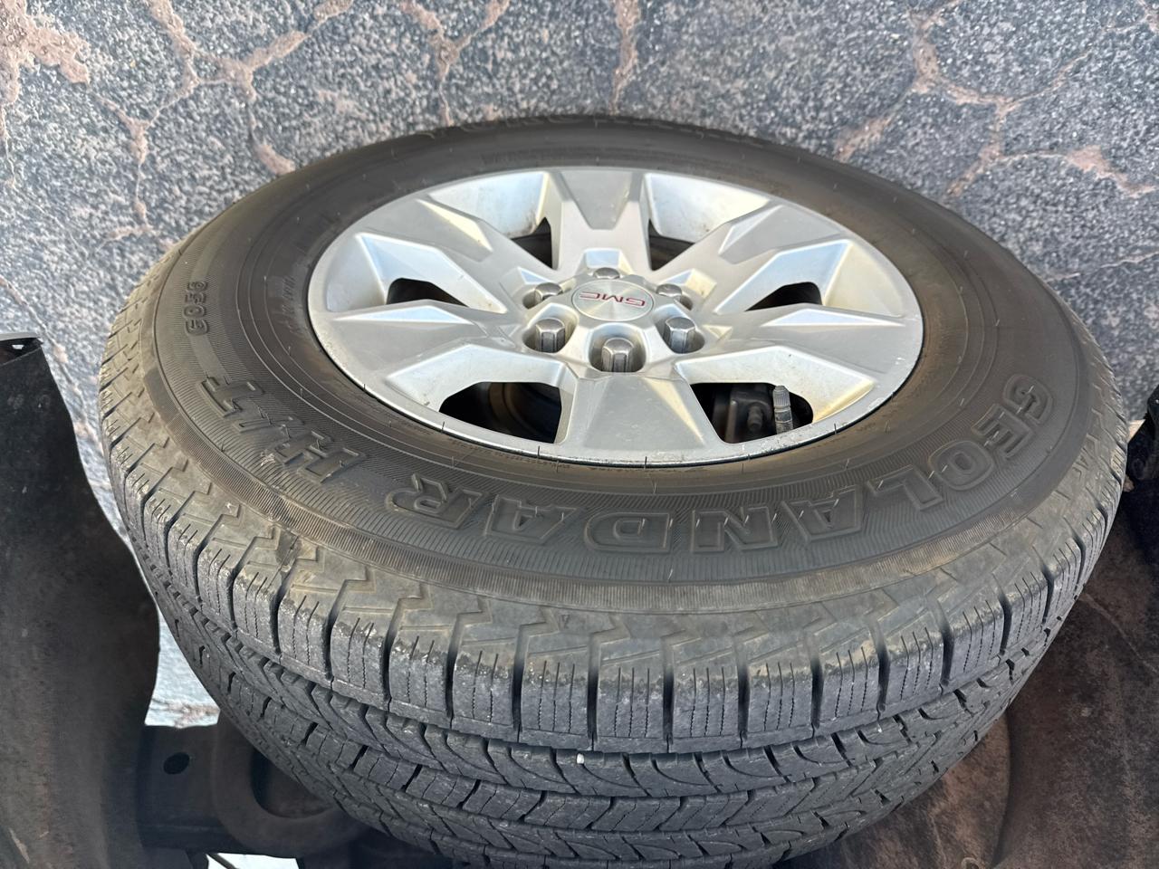 GMC Canyon SLE Crew Cab 4WD Long Box 2016