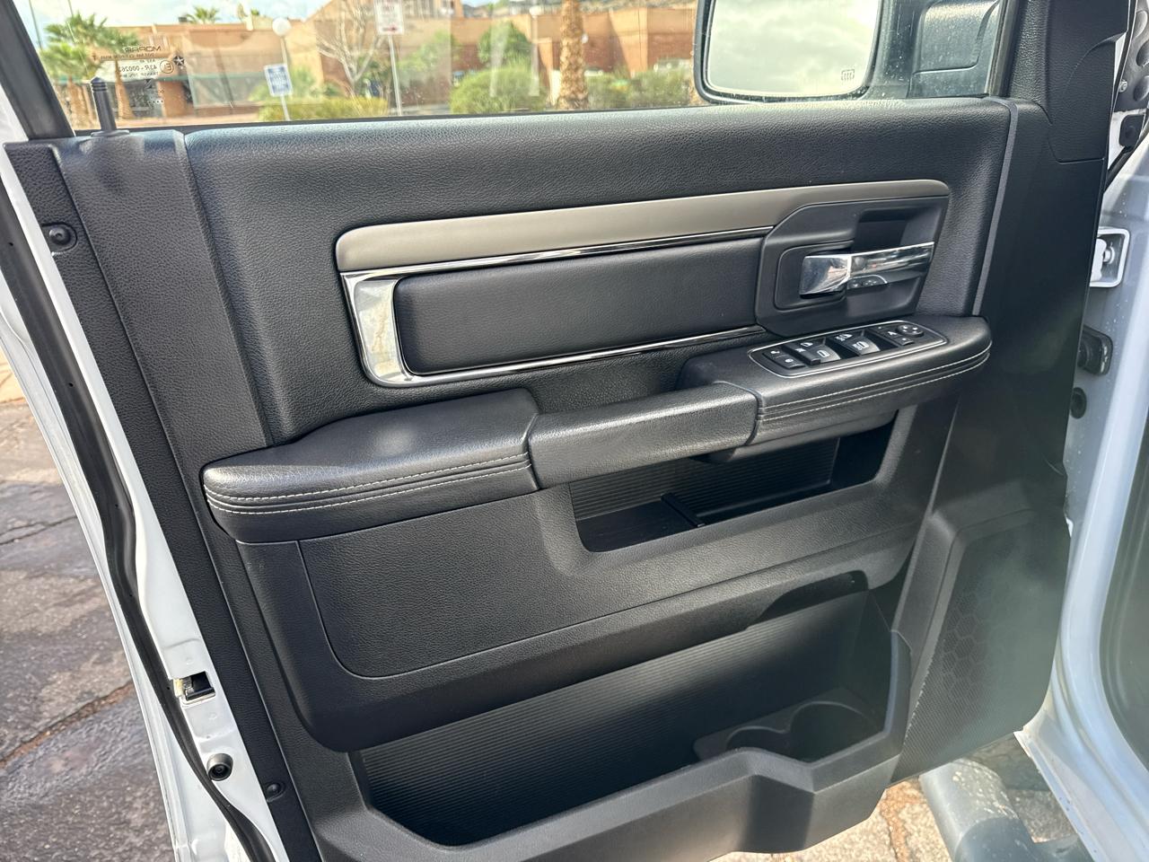 RAM 1500 Sport Quad Cab 4WD 2015