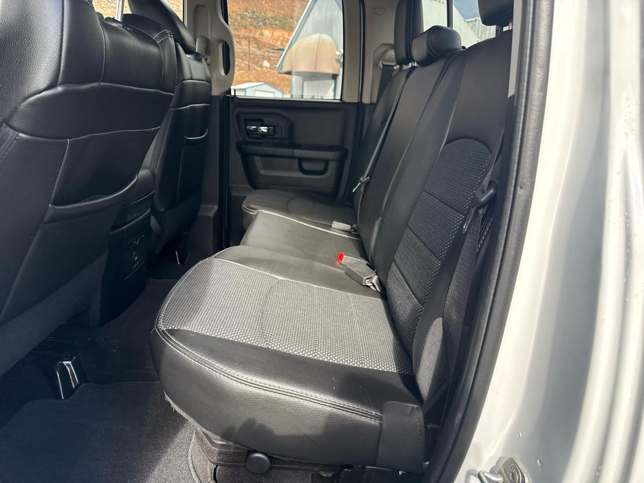 RAM 1500 Sport Quad Cab 4WD 2015