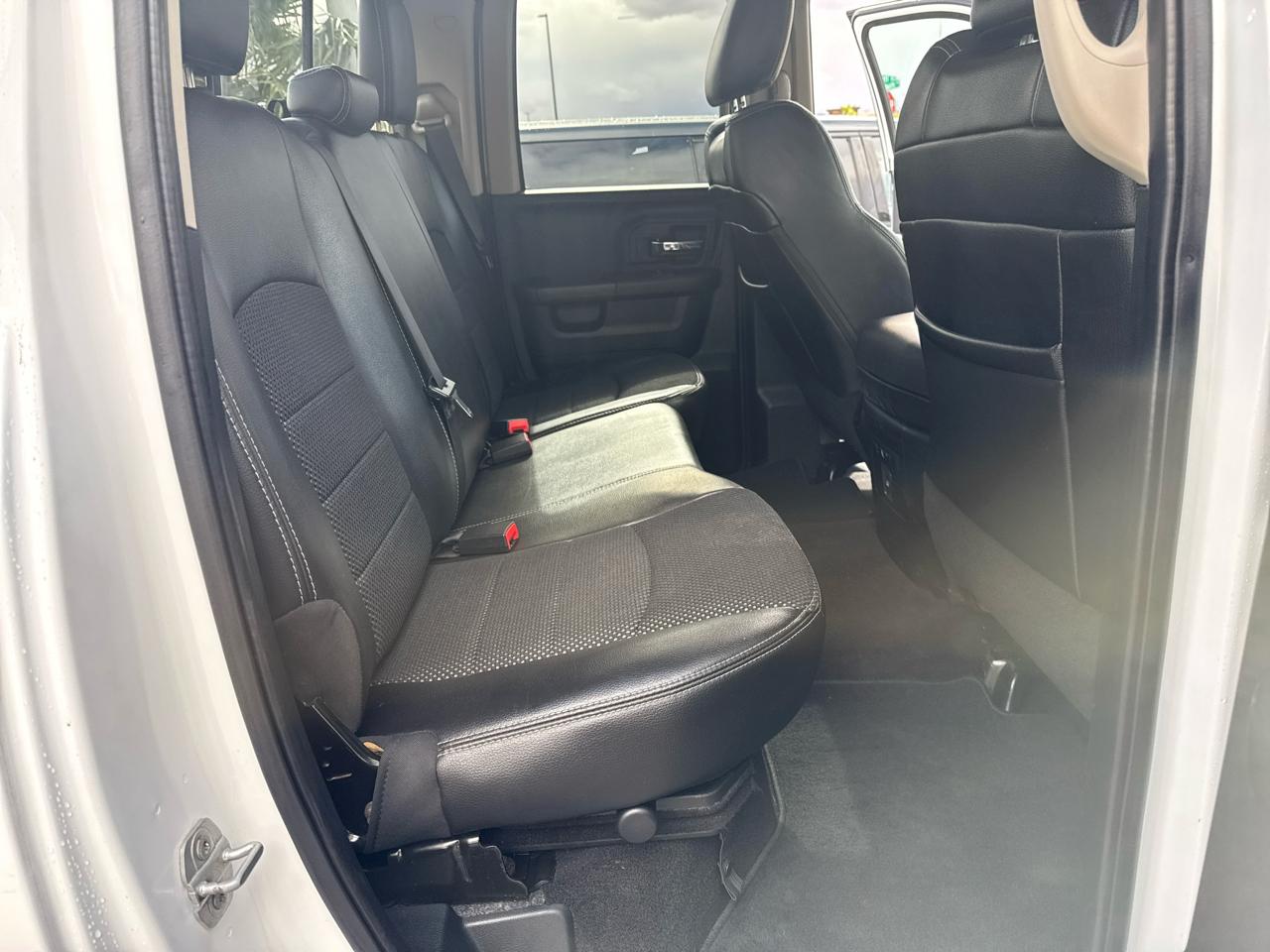 RAM 1500 Sport Quad Cab 4WD 2015