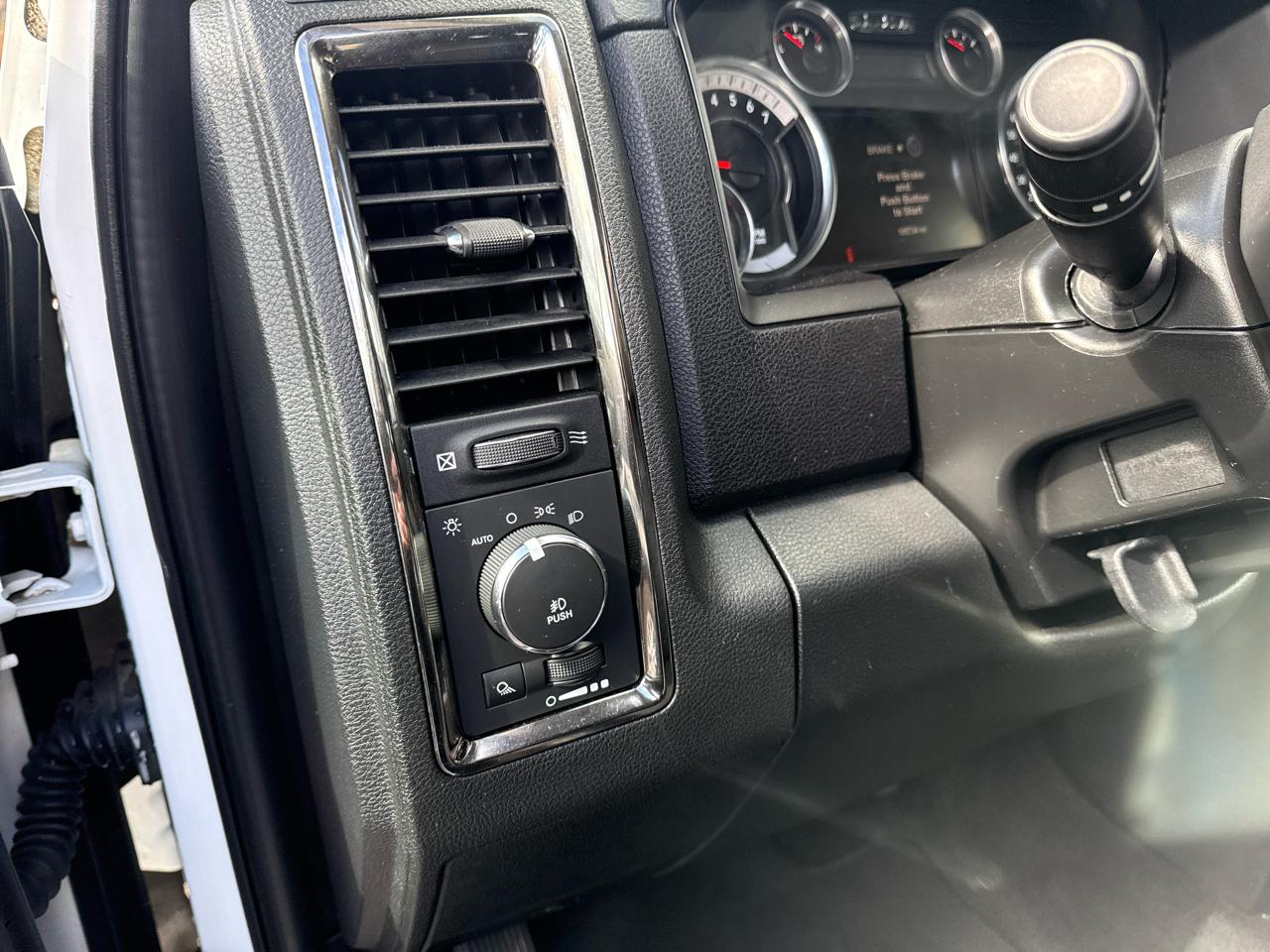 RAM 1500 Sport Quad Cab 4WD 2015