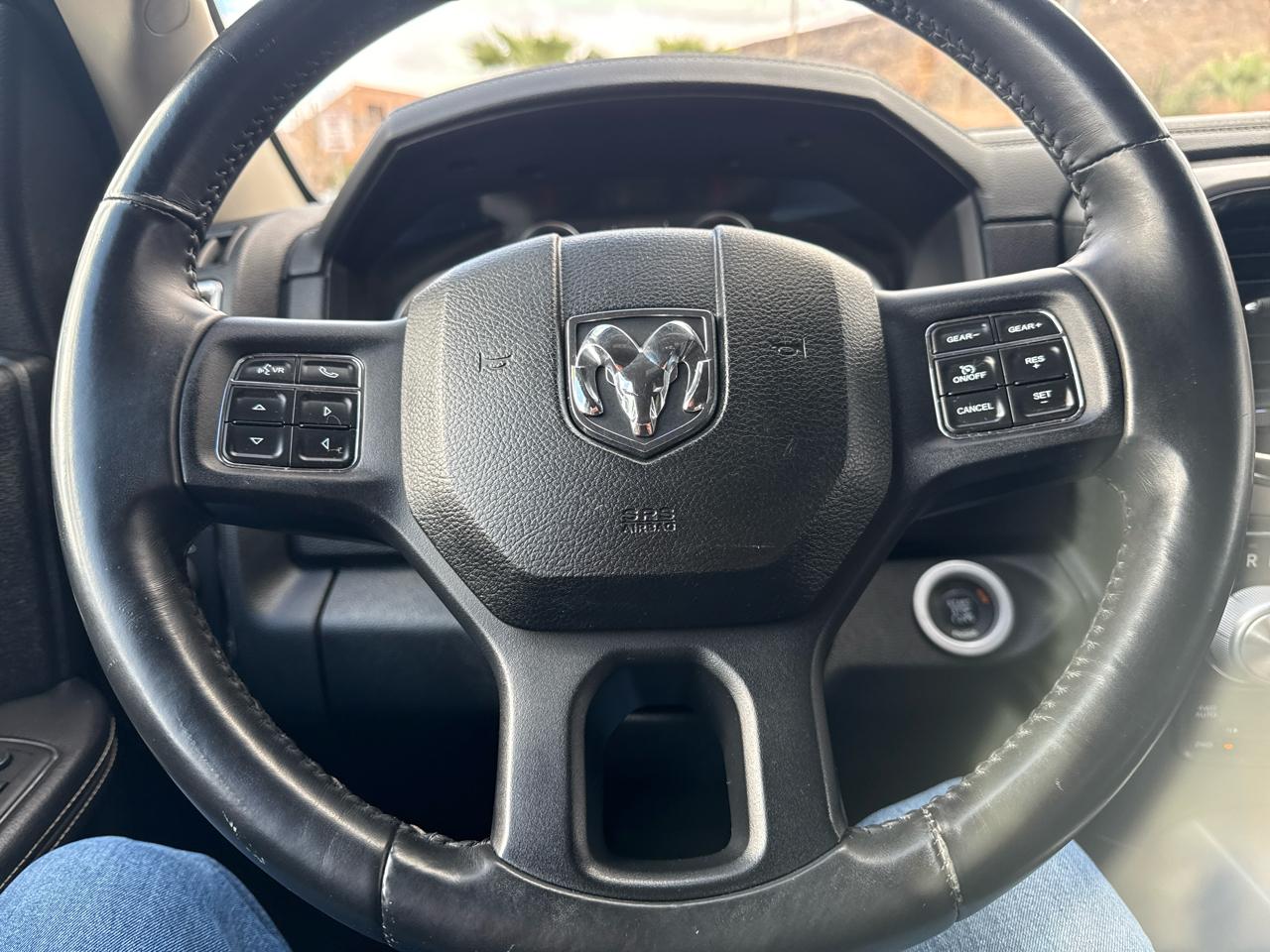 RAM 1500 Sport Quad Cab 4WD 2015