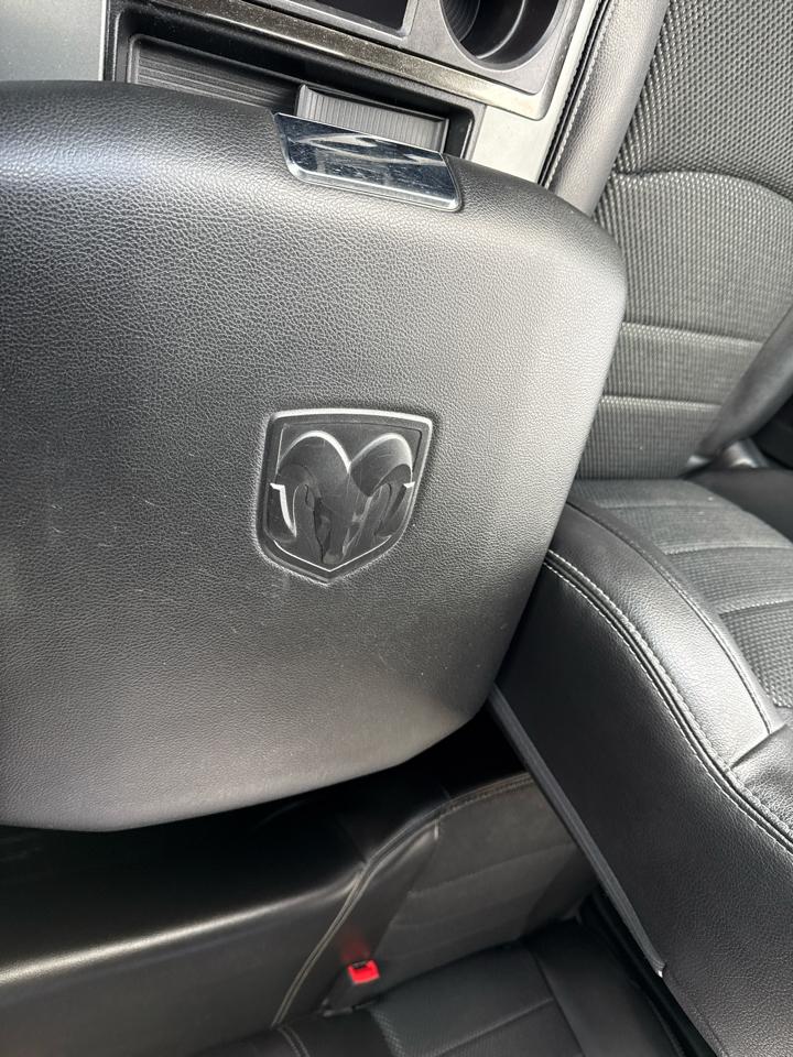 RAM 1500 Sport Quad Cab 4WD 2015