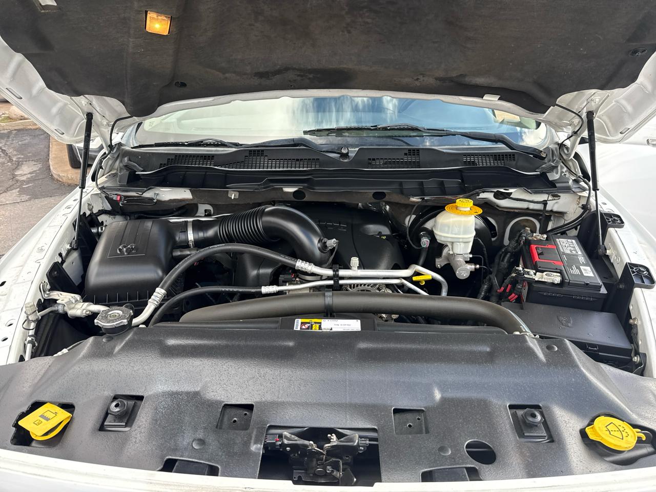 RAM 1500 Sport Quad Cab 4WD 2015