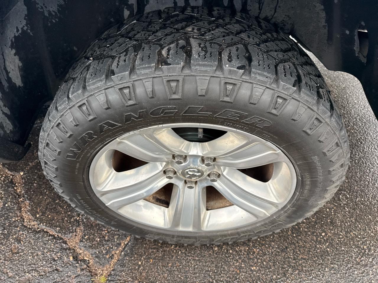 RAM 1500 Sport Crew Cab SWB 4WD 2013