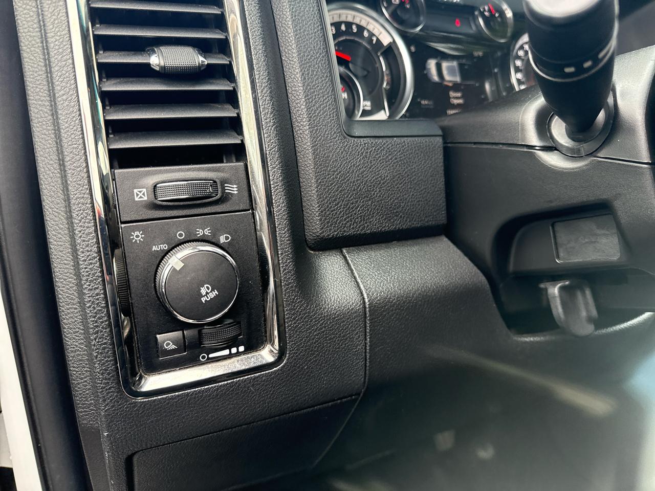 RAM 1500 Sport Crew Cab SWB 4WD 2013