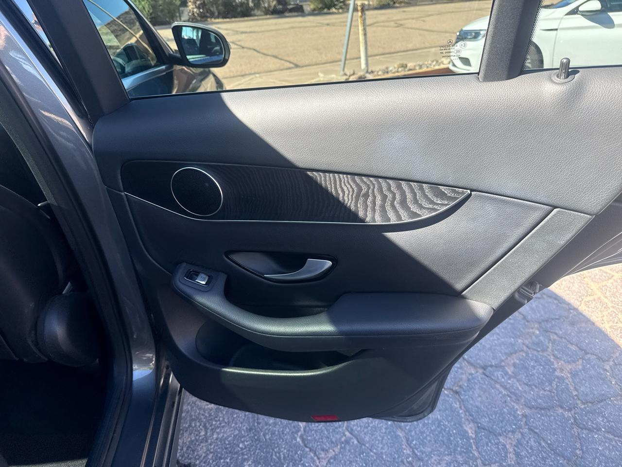 Mercedes-Benz GLC-Class GLC300 4MATIC 2017