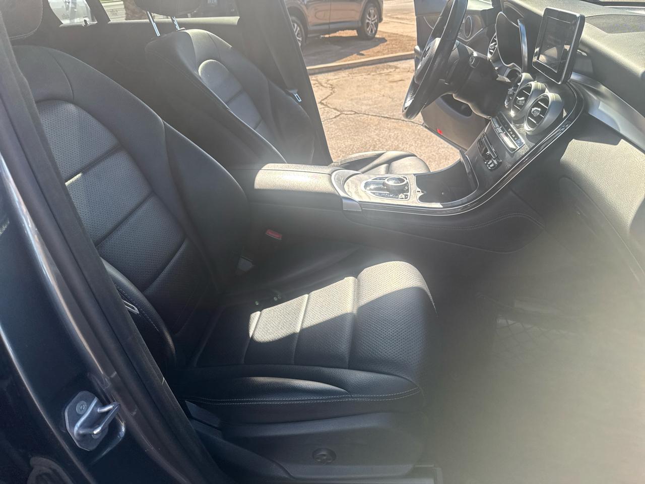 Mercedes-Benz GLC-Class GLC300 4MATIC 2017