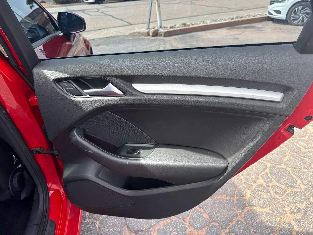 Audi A3 1.8T Premium FWD S tronic 2015