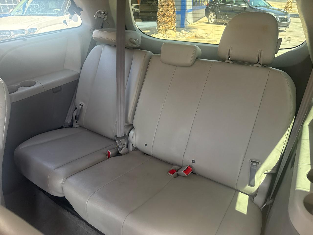 Toyota Sienna XLE FWD 8-Passenger V6 2013