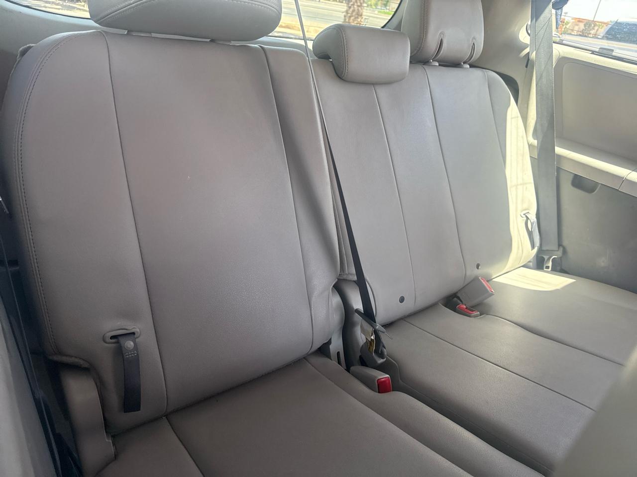 Toyota Sienna XLE FWD 8-Passenger V6 2013