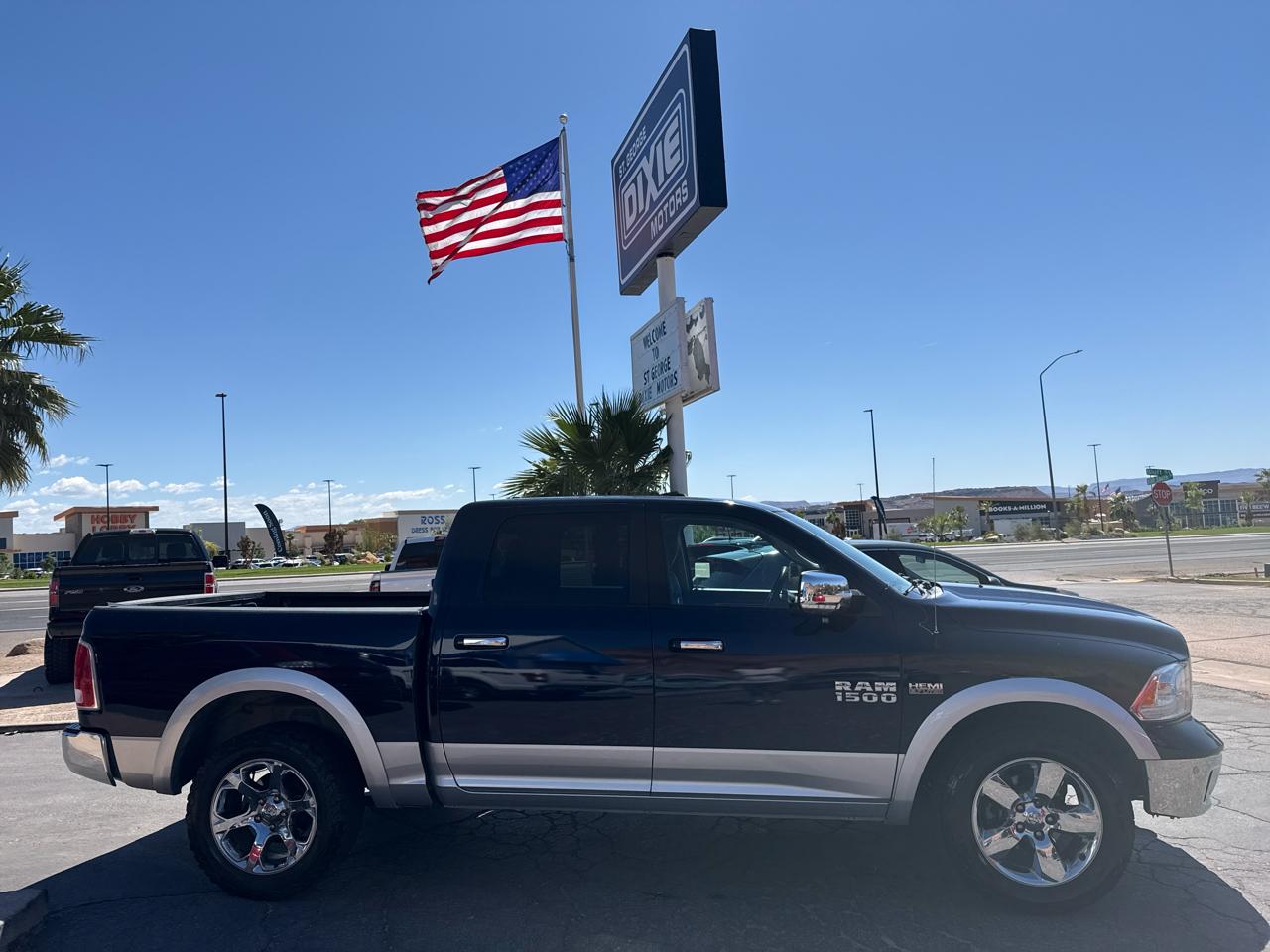 RAM 1500 Laramie Crew Cab SWB 4WD 2017