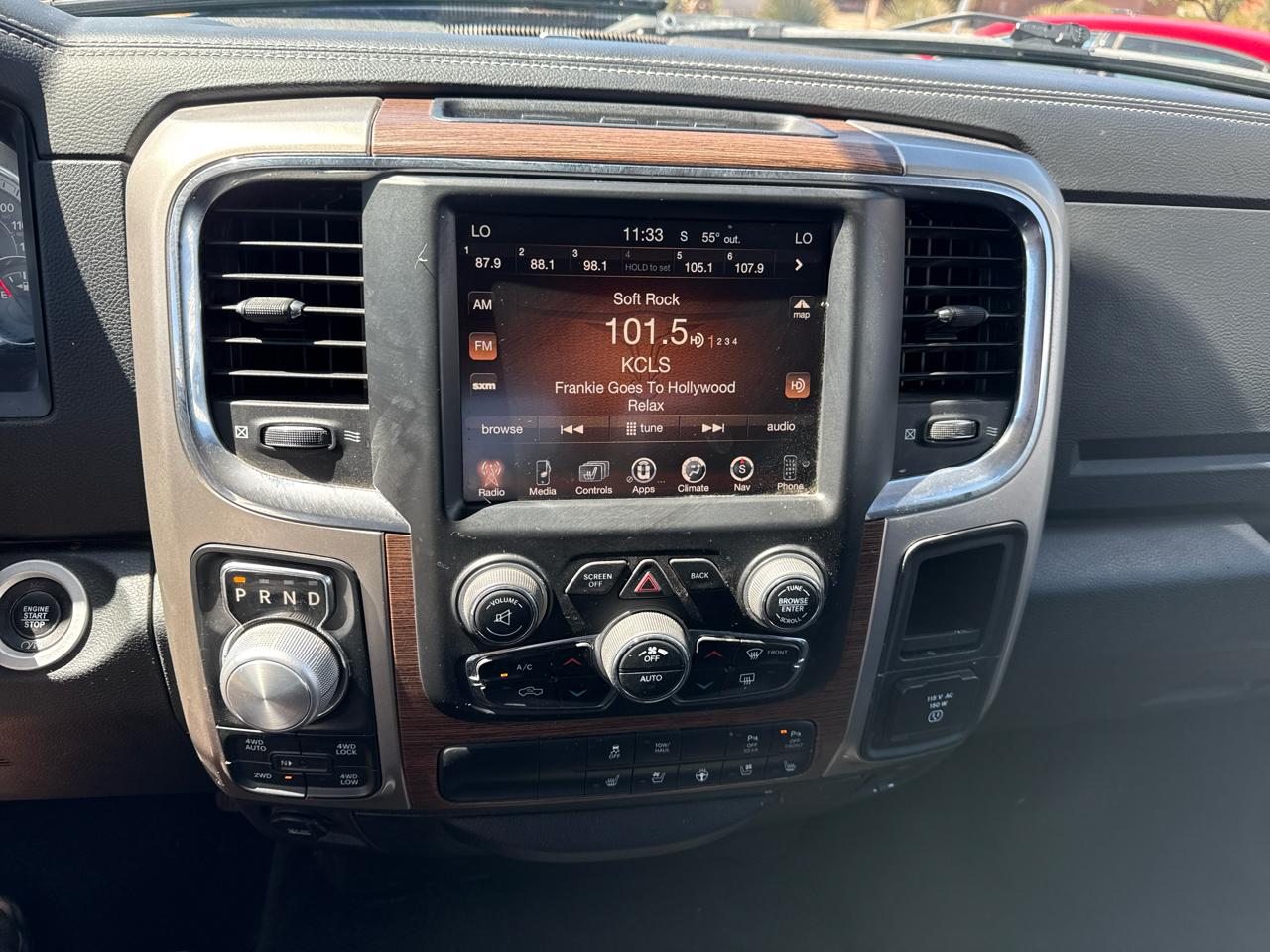 RAM 1500 Laramie Crew Cab SWB 4WD 2017