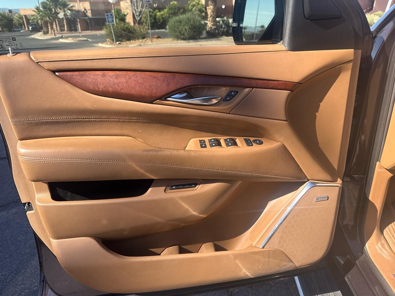 Cadillac Escalade ESV Platinum 4WD 2015