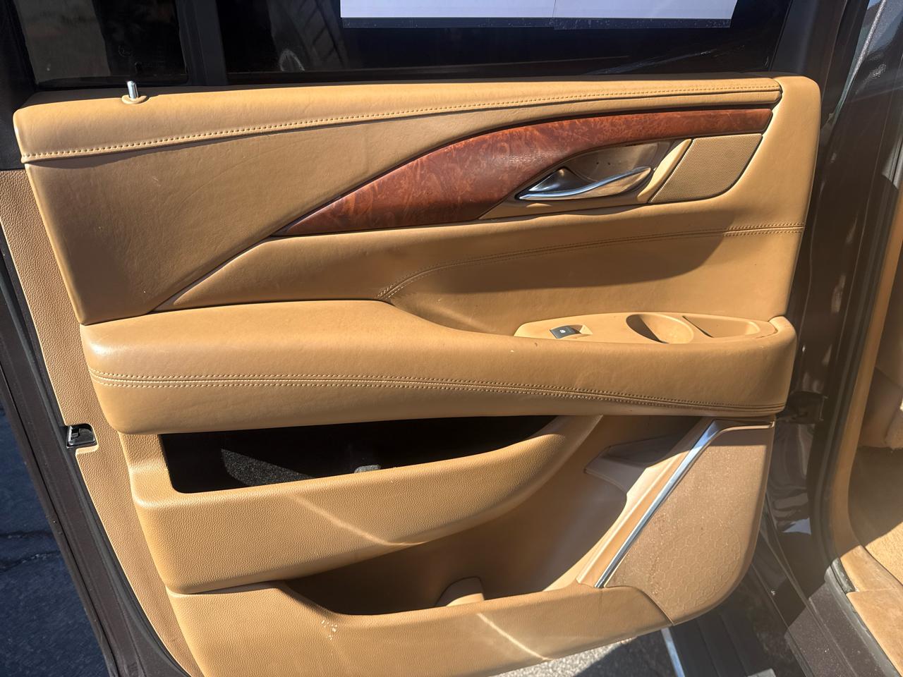 Cadillac Escalade ESV Platinum 4WD 2015